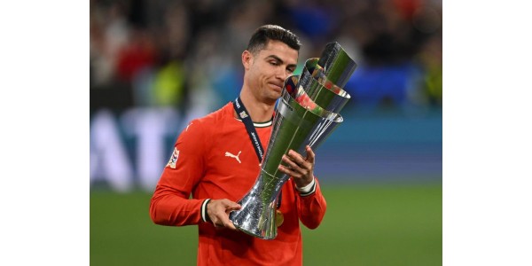 Da ragazzino a veterano calcistico quarantenne, la carriera di Ronaldo in Nazionale
